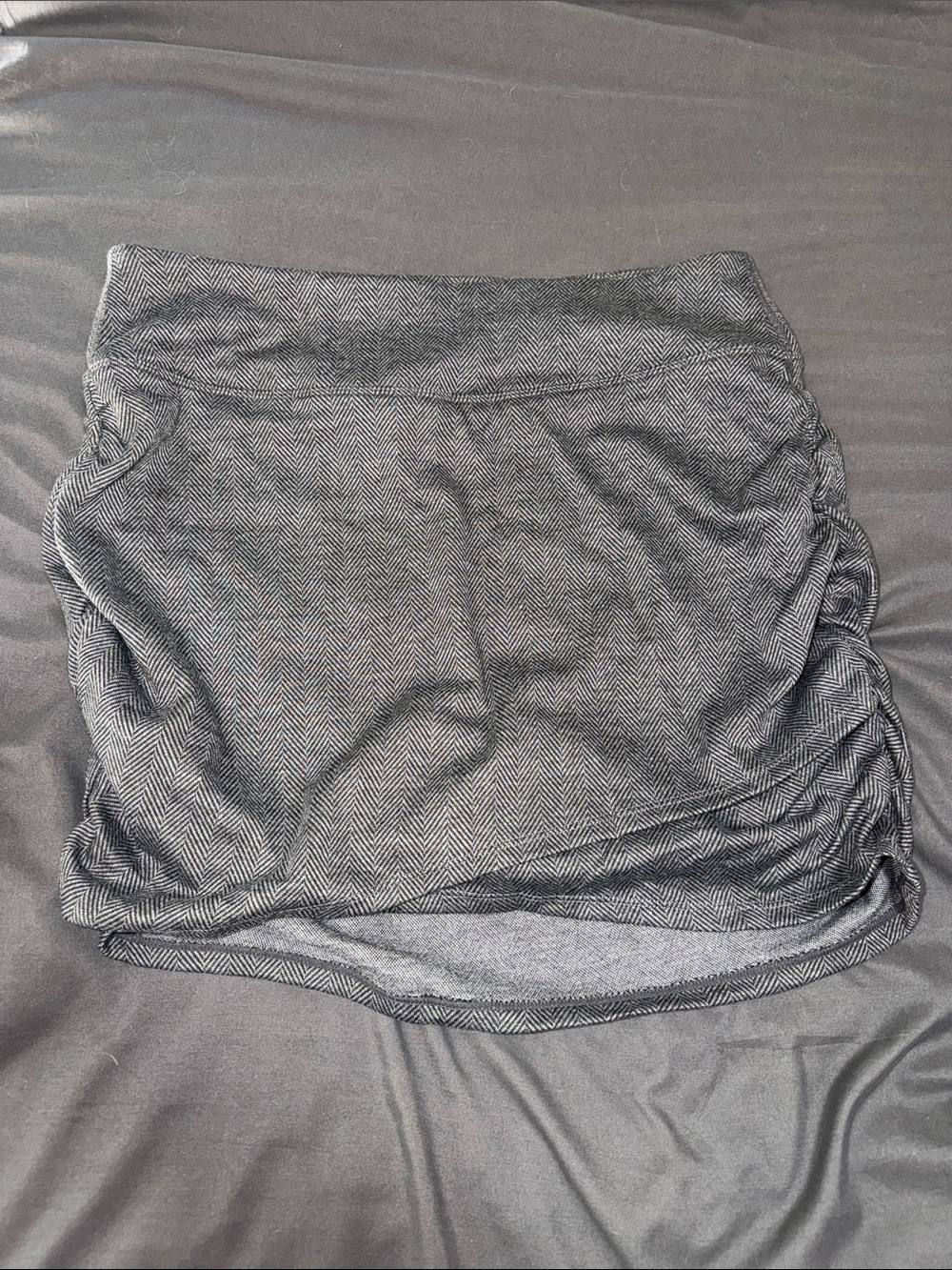 Halara Bodycon Ruched Grey textured Skort - Size Large